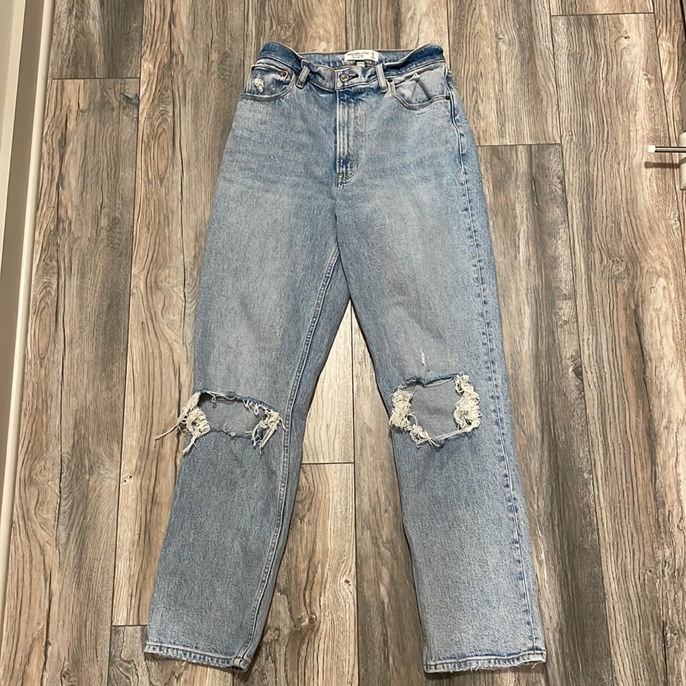 Abercrombie and fitch 90’s high rise jean